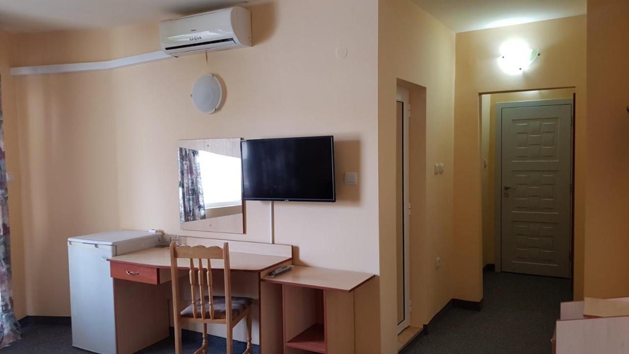 Krasi Hotel Равда Екстер'єр фото