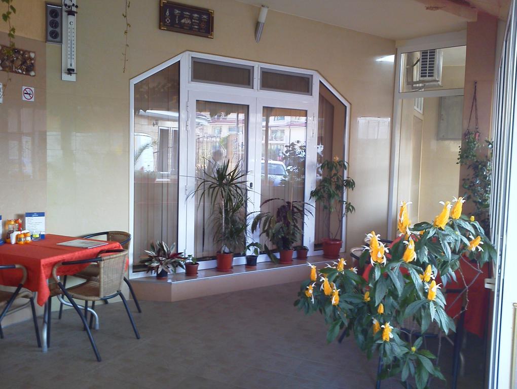 Krasi Hotel Равда Екстер'єр фото
