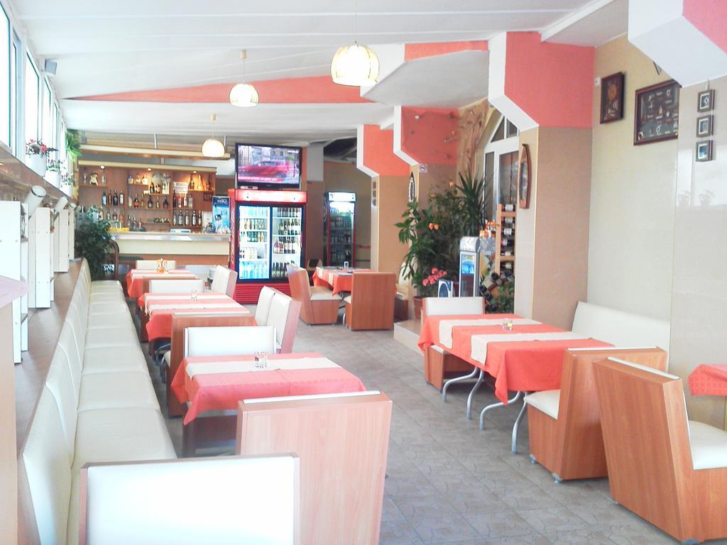Krasi Hotel Равда Екстер'єр фото