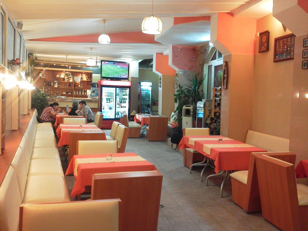 Krasi Hotel Равда Екстер'єр фото