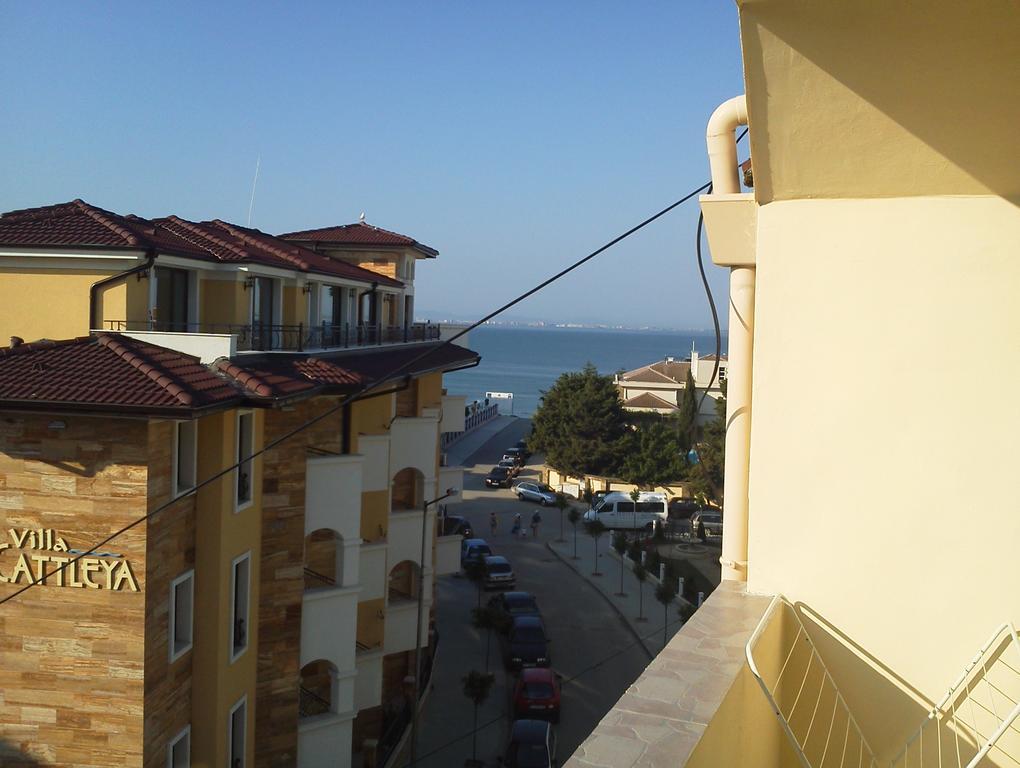 Krasi Hotel Равда Екстер'єр фото